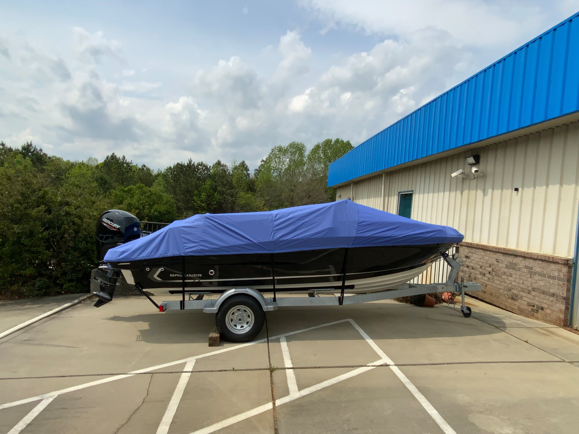Custom-fit cover installed on Bayliner VR5 BR Outboard