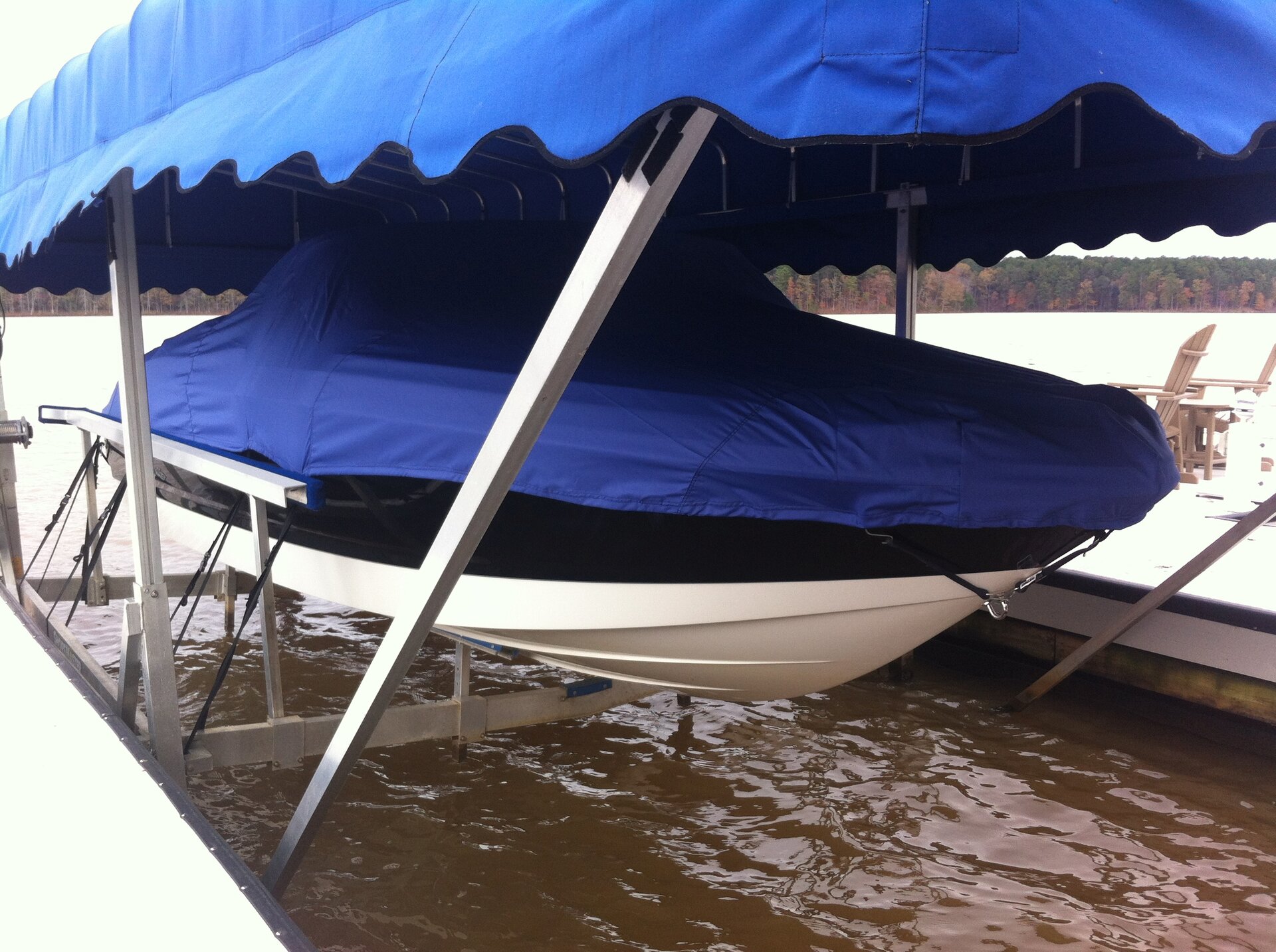 Custom-fit cover installed on Chaparral 19 H2O Sport Inboard Outboard