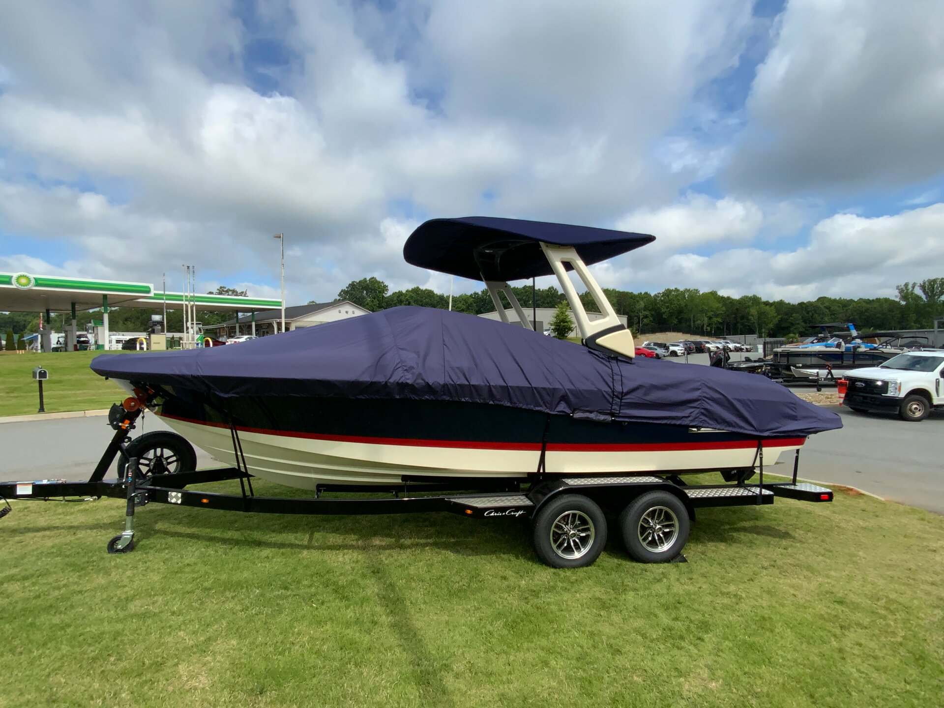 Custom-fit cover installed on Chris Craft 25 Sportster Inboard Outboard