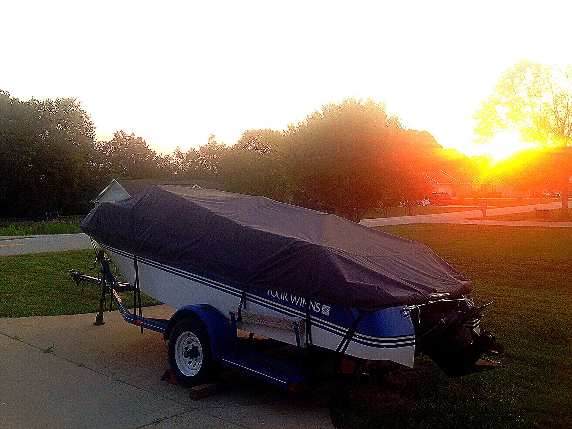 Custom-fit cover installed on Four Winns Horizon 190 Inboard Outboard