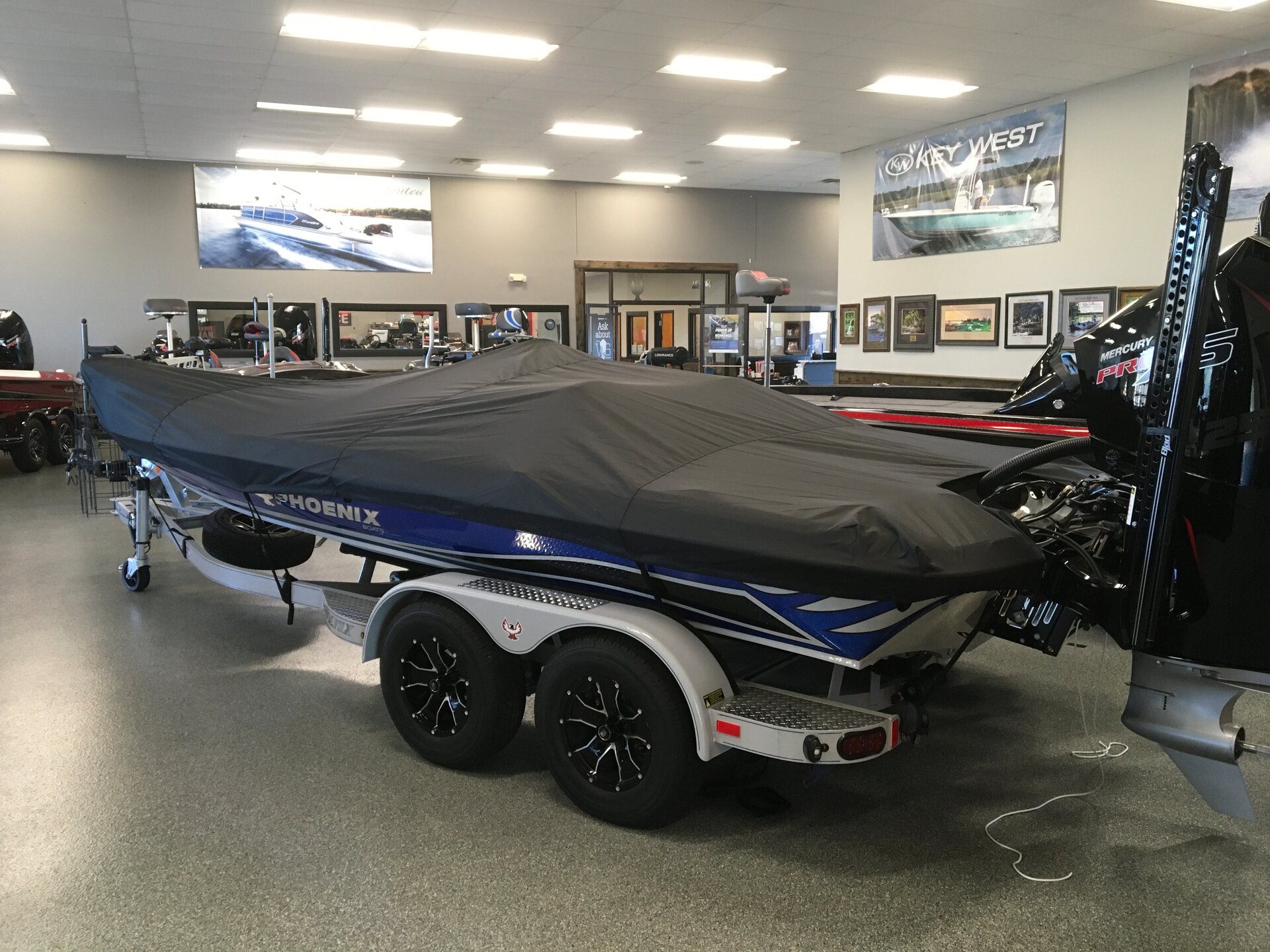 Custom-fit cover installed on Phoenix 920 Elite SC Outboard