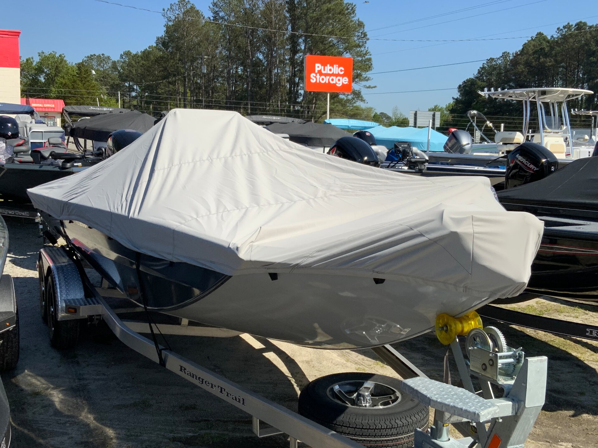 Custom-fit cover installed on Ranger RB 200 Outboard