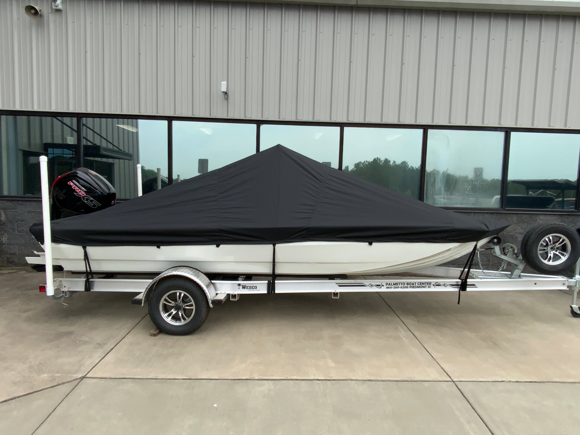 Custom-fit cover installed on Sea ARK BX 190 Bay Extreme Outboard