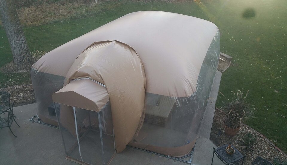 The entry, clear walls and perimeter of the room viewed from above.