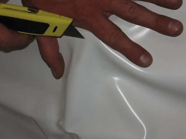 Cutting the liner for a pipe